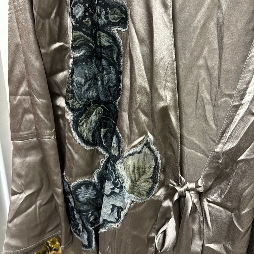 NWT - Brown Silky Robe - Picture 4 of 5